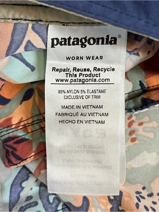 Patagonia Men’s Sz 34 Waist Tropical Print Scallop Hem Wayfarer Board Shorts - Picture 14 of 14